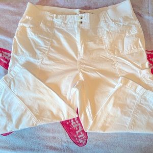 Sonoma white capri size 16w
